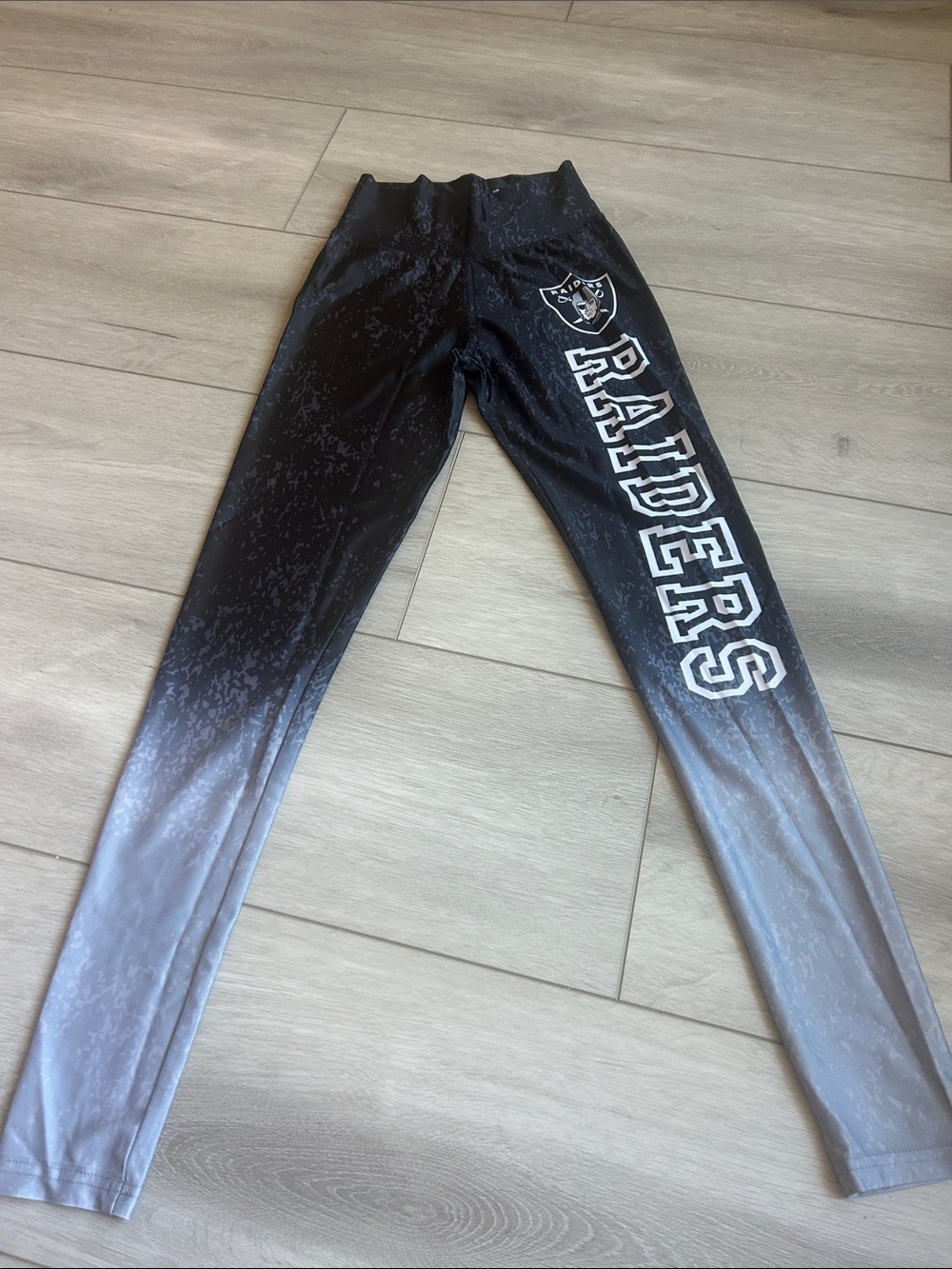 NFL Raiders Black to Gray Ombre Athletic Leggings NEVER WORN